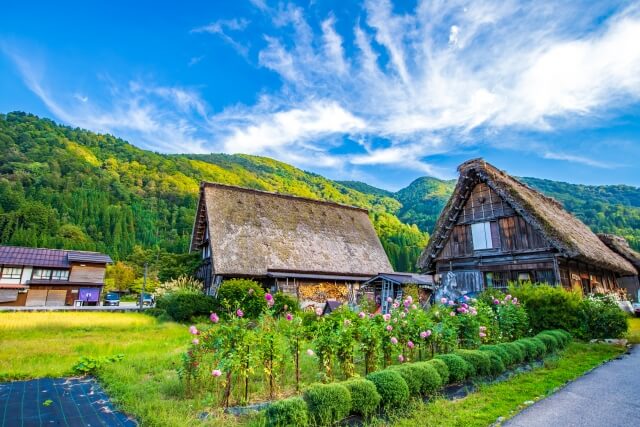 白川郷の合掌造りのある風景